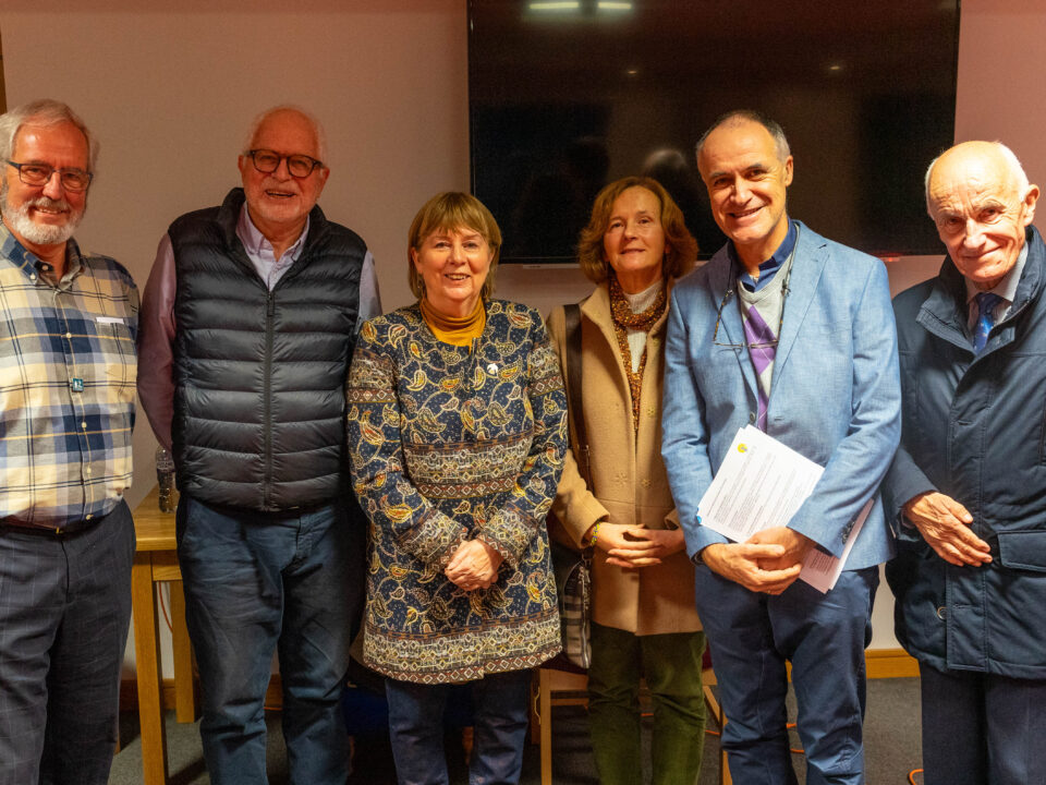 Diese Personen unterzeichneten die Partnerschaft Via Columbani v.l.n.r.: Wolfgang Sieber (Schweiz), David Ward-Perkins (Frankreich), Deborah Girvan (Nordirland), Niamh Byrne (Irland), Pat Colgan (Irland), Simon Derache (Frankreich)